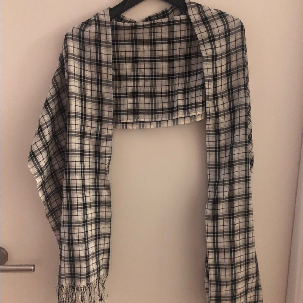 Check scarf